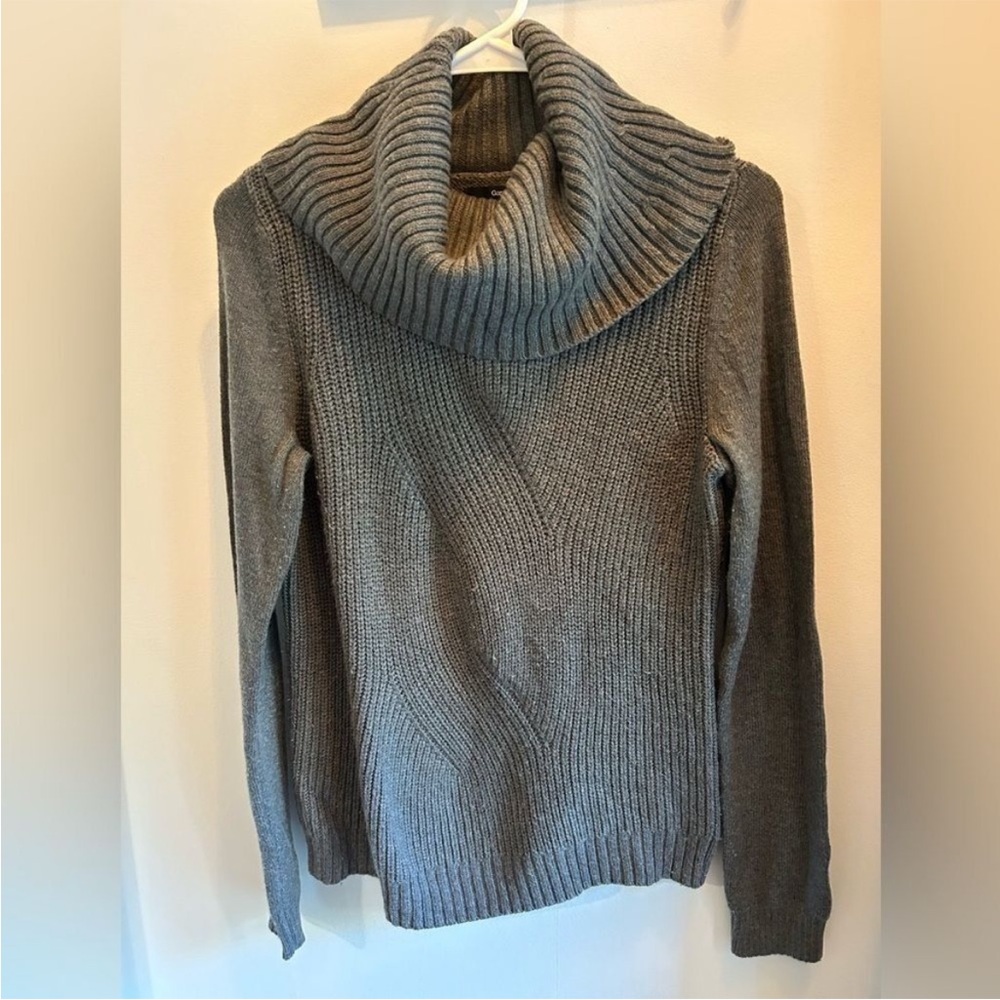 Cozy Gray Turtleneck Sweater NWOT